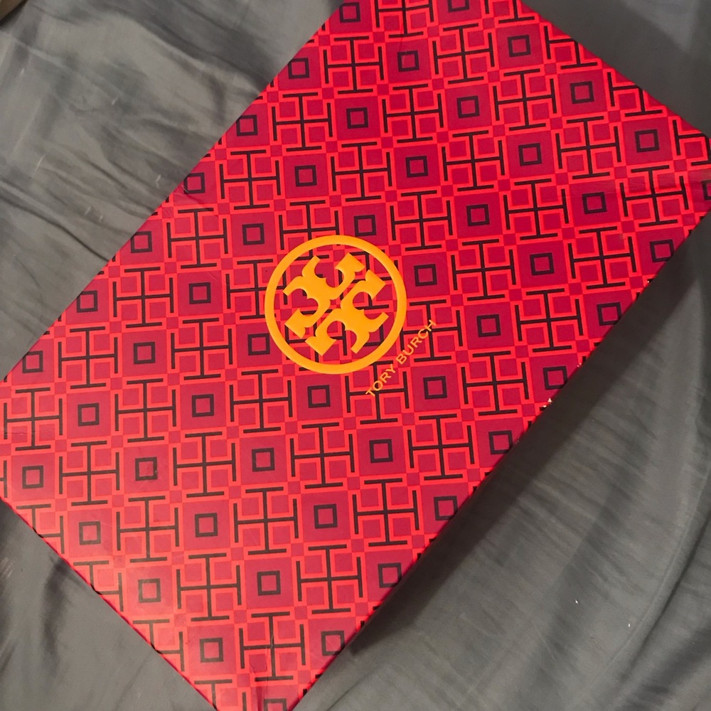 Tory Burch shoe box